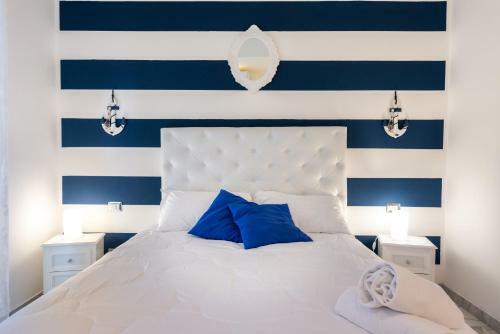 Hostal Ora Blu Guest House