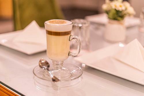 Nine Pyramids View Hotel