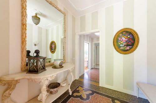 Altido Royal Villa With Orange Tree Garden And Seaview