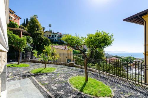 Altido Royal Villa With Orange Tree Garden And Seaview