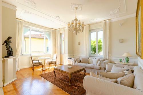 Altido Royal Villa With Orange Tree Garden And Seaview