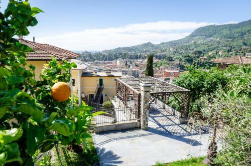 Altido Royal Villa With Orange Tree Garden And Seaview