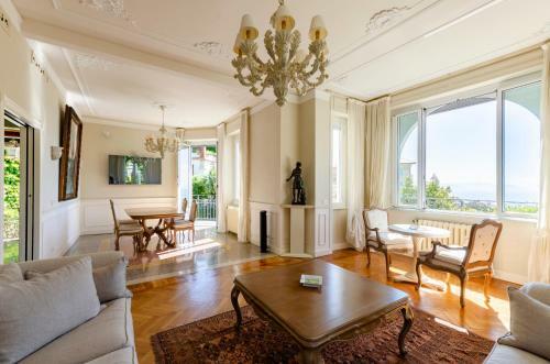 Altido Royal Villa With Orange Tree Garden And Seaview