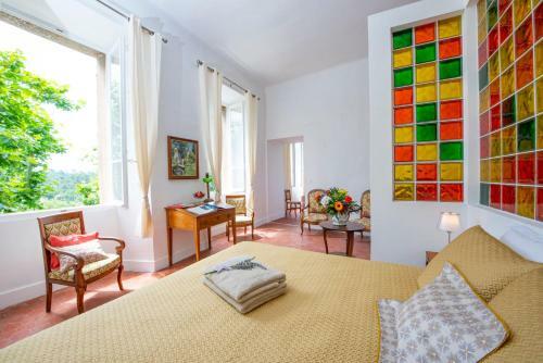 Location Prestige 400 M2 Dans Ch�teau En Provence