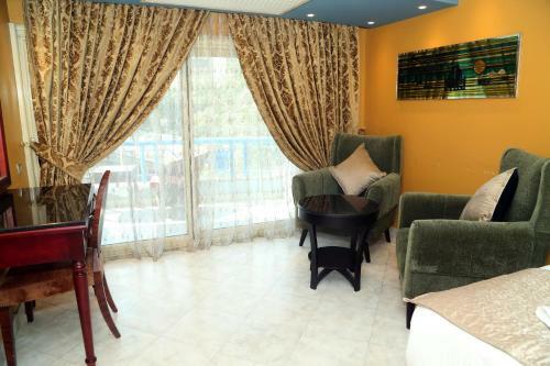 Hotel Green Garden Inn
