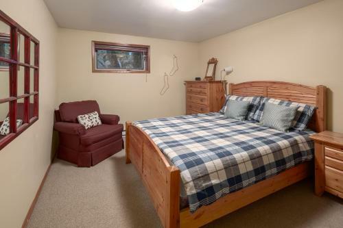 Falcon Cabin