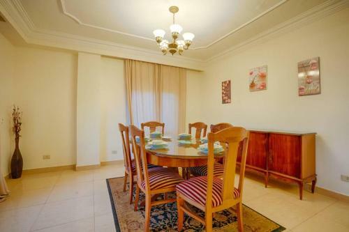 Elegant Bright & Cozy Apartment Near Downtown Mall