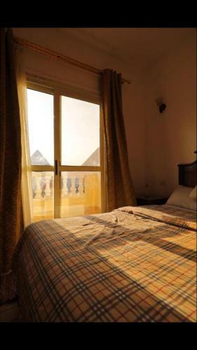 Albergue Pyramids Palace