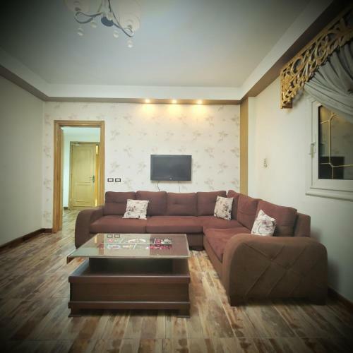 Al Mazyona Apartment Comfortable And Spacious, Suitable For Families