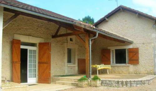 Maison De 3 Chambres Avec Jardin Clos Et Wifi A Bussac