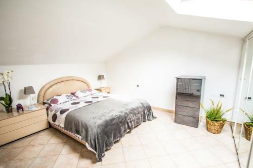 Apartamento Mansarda Moderna In Corso Mombello