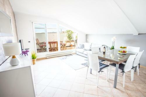 Apartamento Mansarda Moderna In Corso Mombello