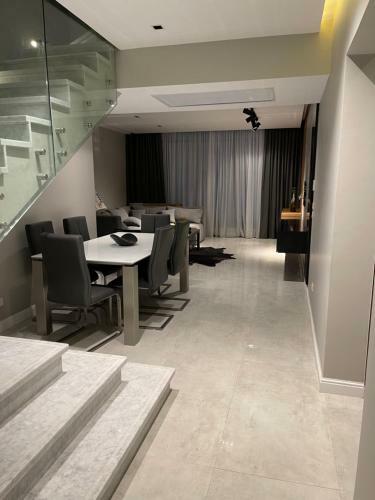 Apartamento Midtown Penthouse With Roof