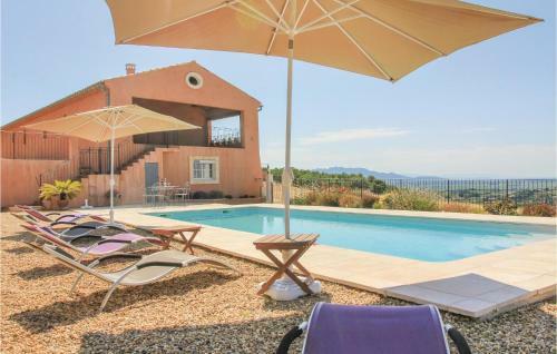 Five-bedroom Holiday Home In Cairanne