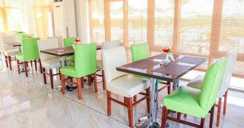 Green Leaves Hotel