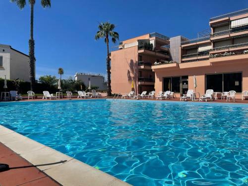 Apartamento Baia Sole Suite-con Piscina E Giardino
