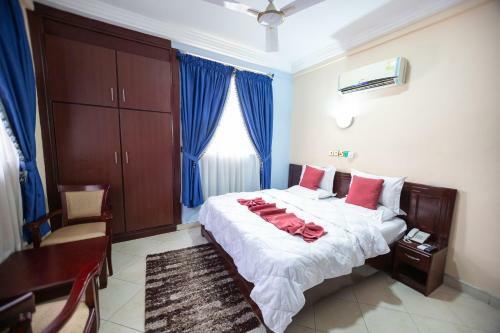 Sweet Pee Executive Hotel