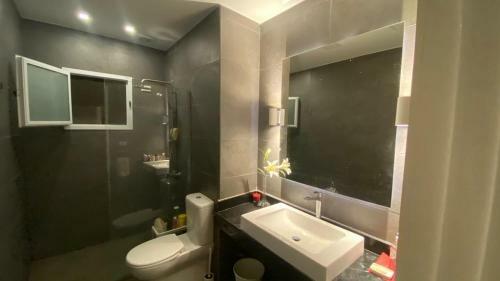 Apartment Near Pyramids And Malls