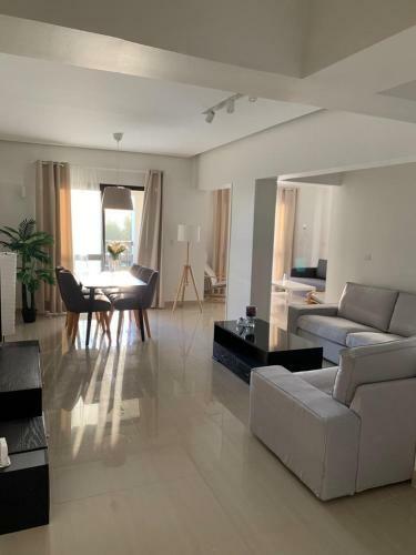 Apartment Near Pyramids And Malls