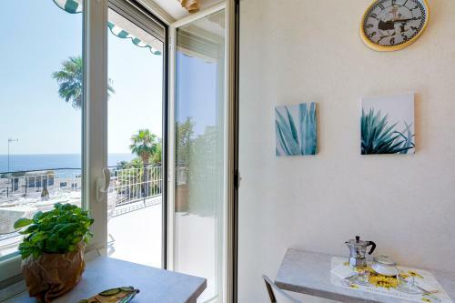 Tre Ponti Panoramic Seaview Apartment