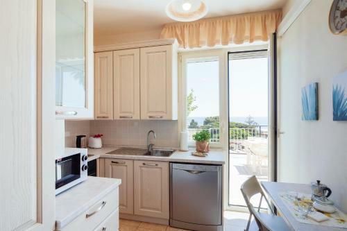 Tre Ponti Panoramic Seaview Apartment