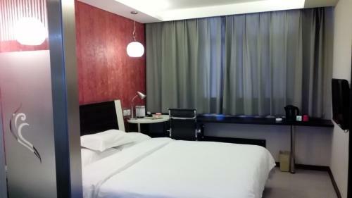 Fairyland Hotel Dongfeng Plaza