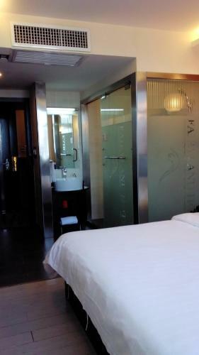 Fairyland Hotel Dongfeng Plaza