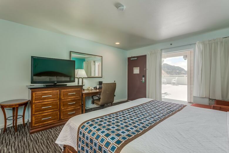 Pacifica Beach Hotel