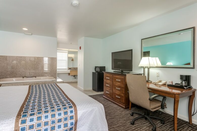 Pacifica Beach Hotel