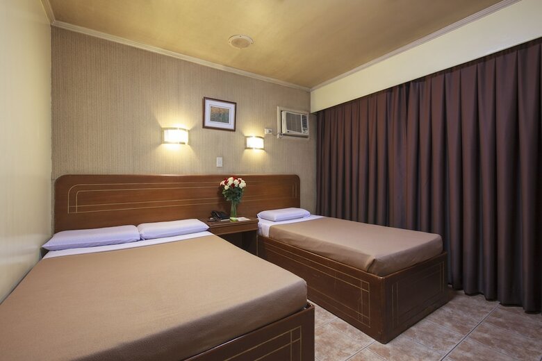 Paladin Hotel