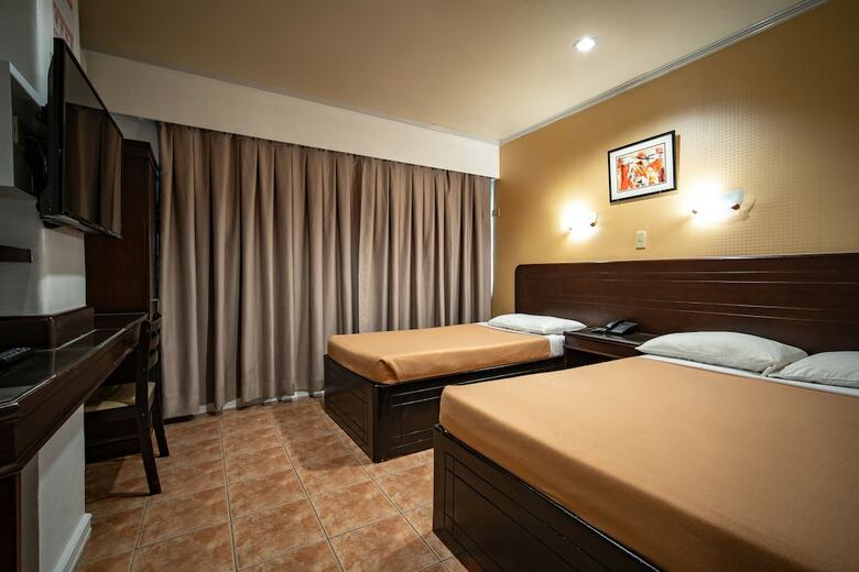 Paladin Hotel