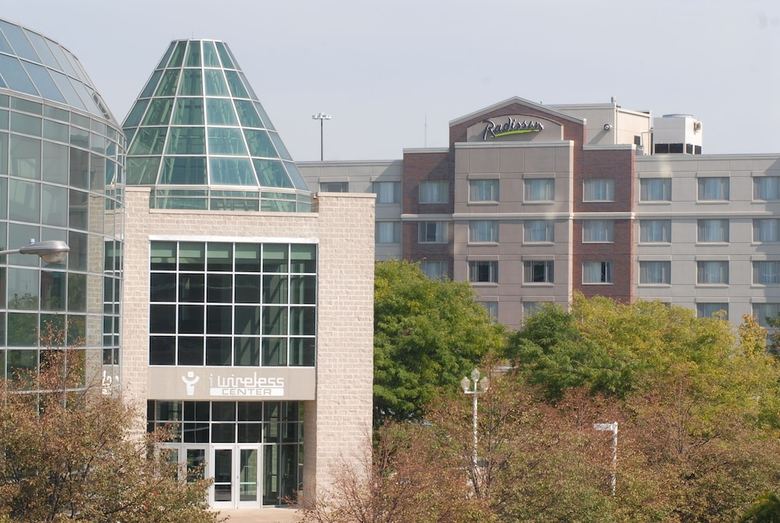 Hotel Radisson On John Deere Commons Moline
