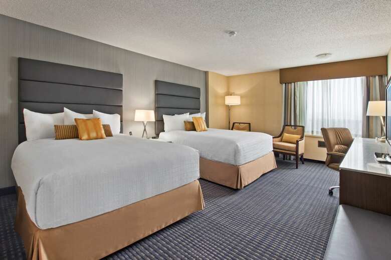 Coast Plaza Hotel And Conference Center