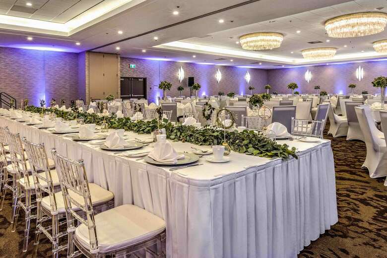 Coast Plaza Hotel And Conference Center