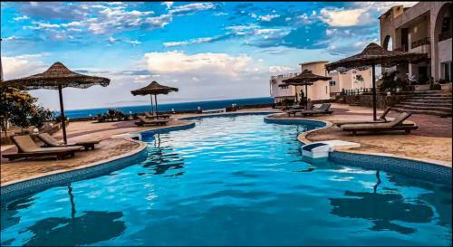 Private Sea & Mountains View Pool Apartment A1g2