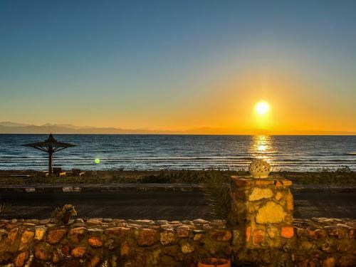 Apartamento Beachfront 1-bedroom Among The Mountains