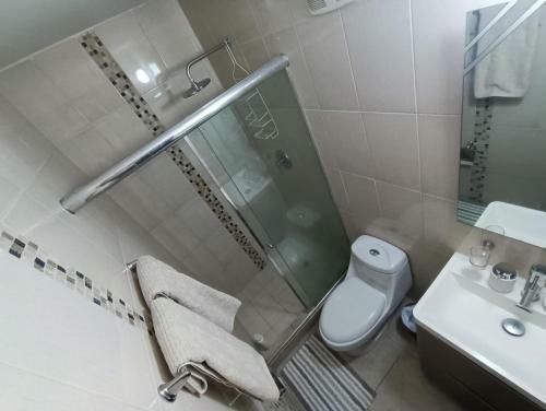 C�lida Habitaci�n En C�ntrico Edificio Con Piscina Y Gimnasio