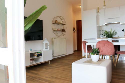 Hidden Gem Apartment With Swimming Pool
