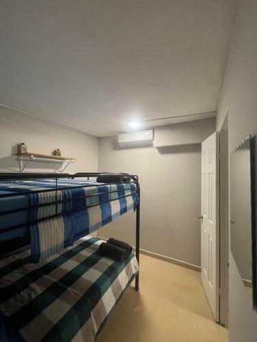 Ms Hostal