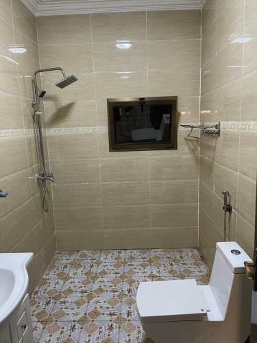 Une Villa De Trois Chambres Avec Piscine Et Jardin