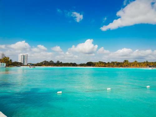 Apartamento Luxurious Beach Property 3 Bedrooms