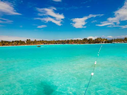 Apartamento Luxurious Beach Property 3 Bedrooms