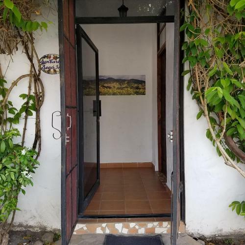 Hostal San Carlos Beach Inn