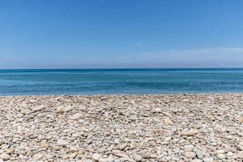 Villa Stay On A Solitary Beach