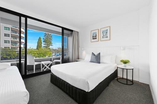 Mid Pacific Motel