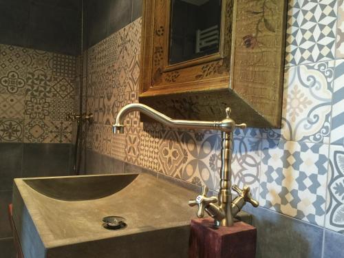 Hostal Tur� De La Torre