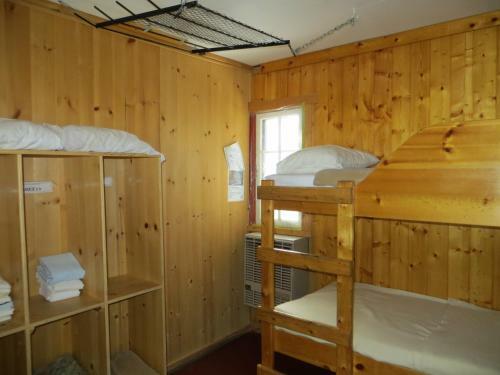 Hi-rampart Creek Hostel