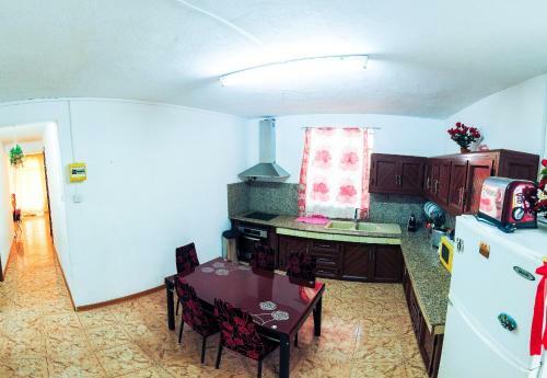 La Caverna House