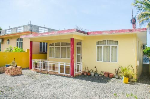 La Caverna House