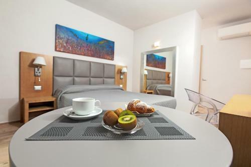 Hostal Capotesta Luxury Rooms